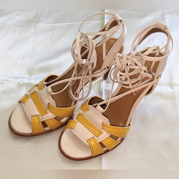 Coach Kiara Women's Strappy Slingback Ankle Wrap Heels Size 5B Yellow & White - Picture 2 of 11